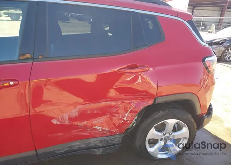 2018 Jeep Compass Latitude 4X4 z USA, uszkodzony, nr VIN 3C4NJDBB0JT331884